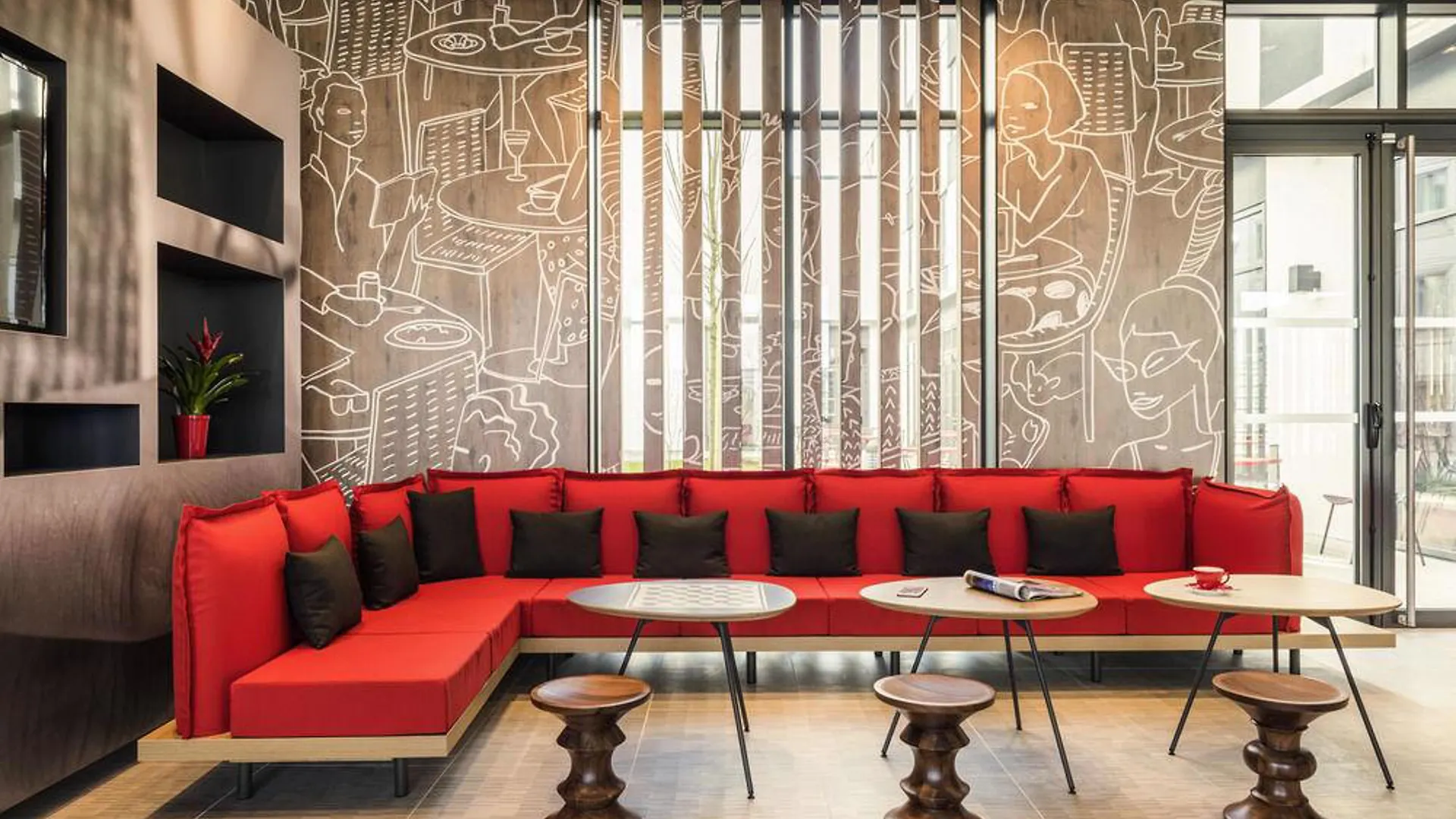 Hotel ibis Paris Coeur d'Orly Airport