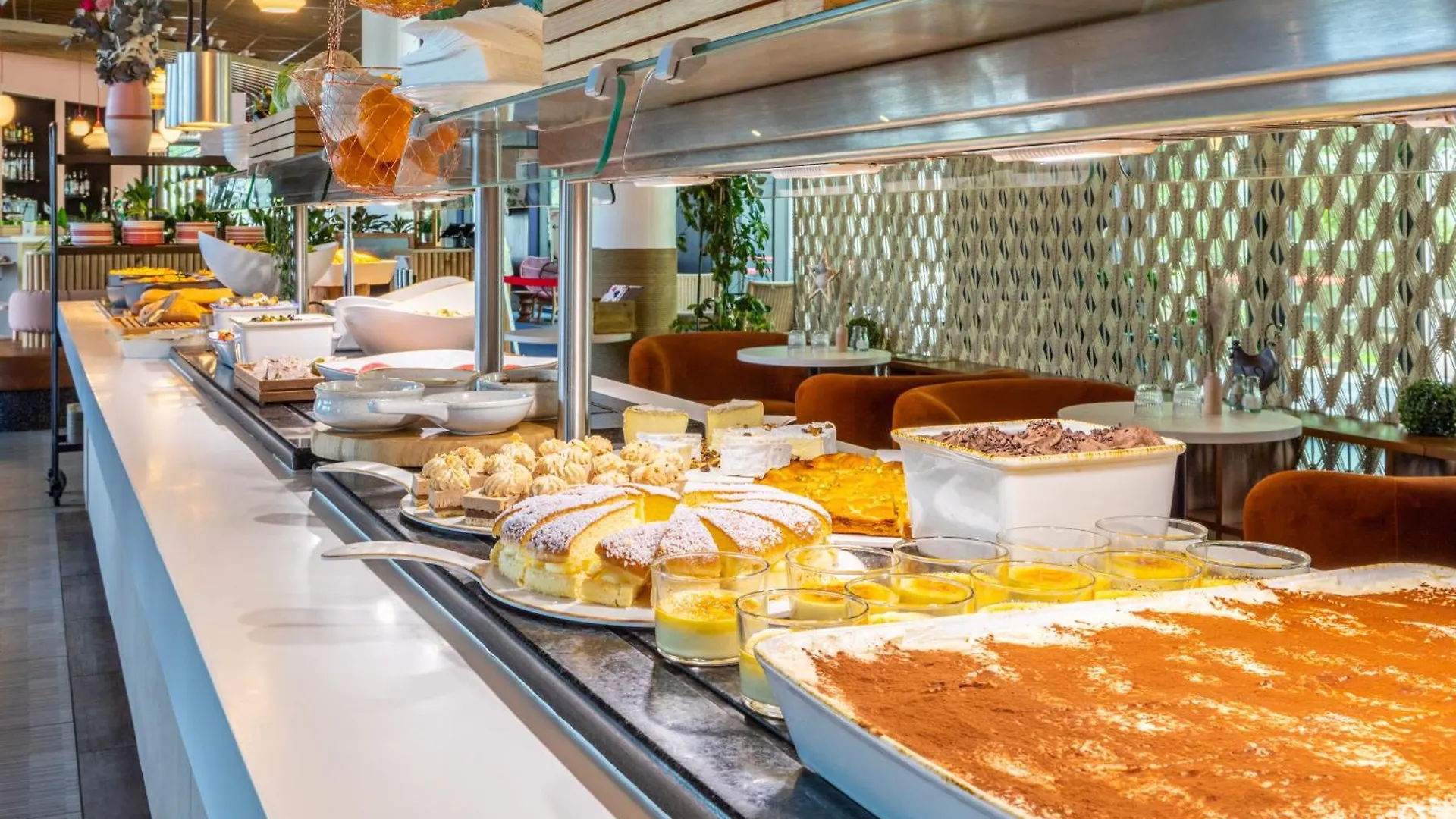 Hotel ibis Paris Coeur d'Orly Airport